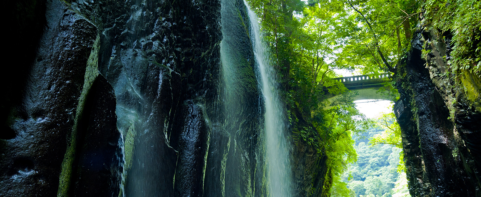 美しい神秘の峡谷、高千穂峡