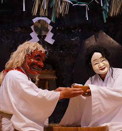 写真：御神体の舞