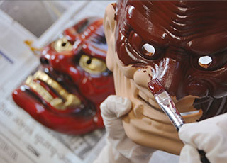 写真：神楽面の彩色体験